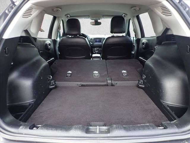 Used 2018 Jeep Compass Latitude w/ Popular Equipment Group AWD/4WD image 8