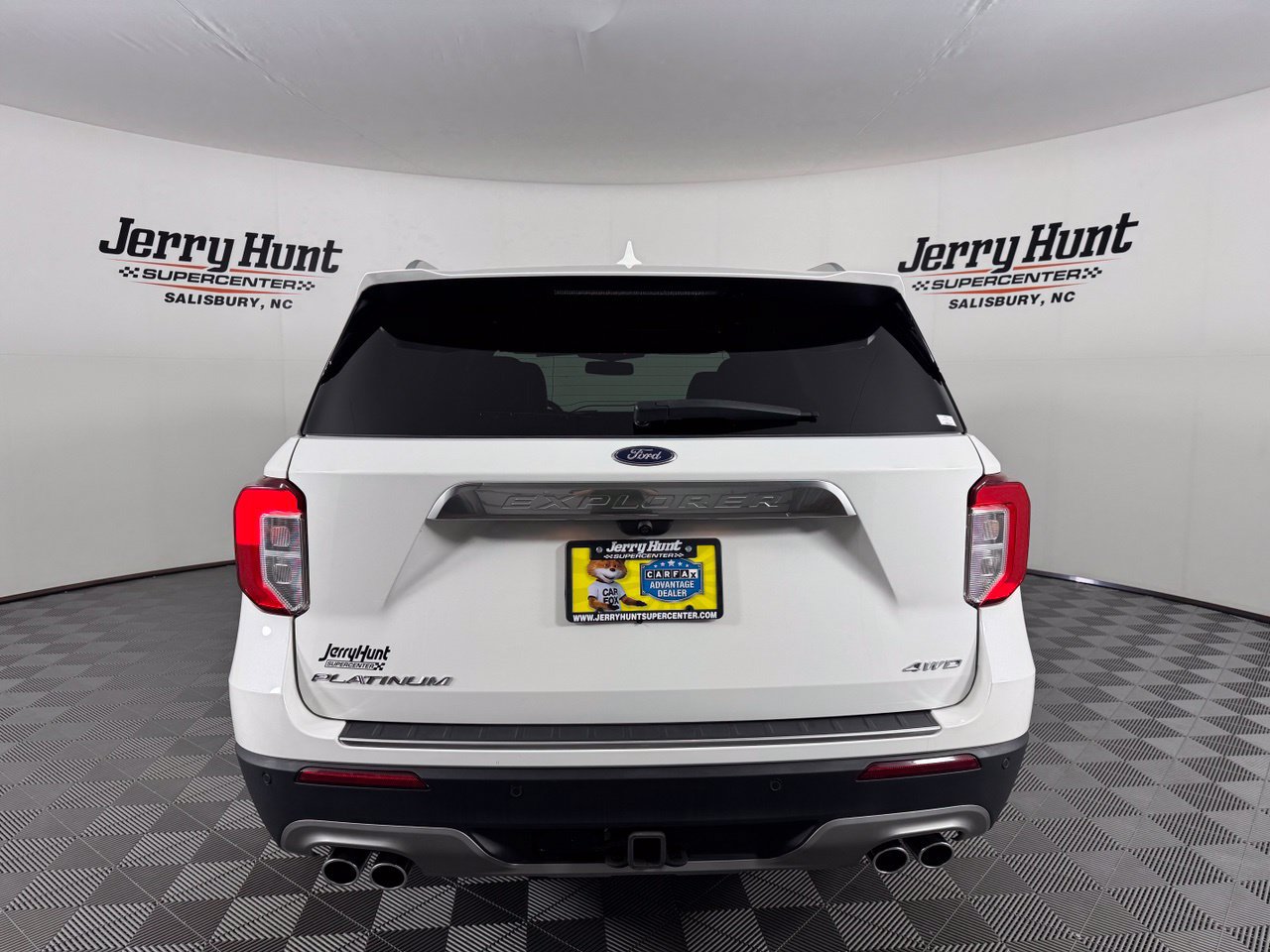 Used 2023 Ford Explorer Platinum w/ Class IV Trailer Tow Package AWD/4WD image 7