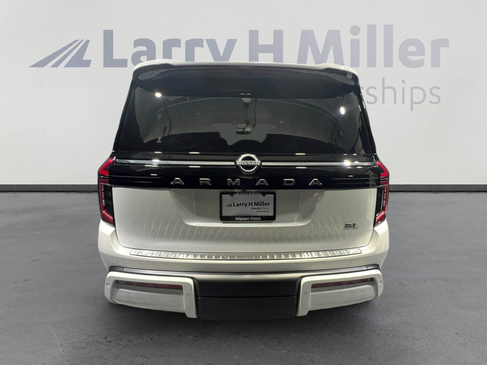 New 2026 Nissan Armada SL w/ Captain's Chari Seat Package image 4