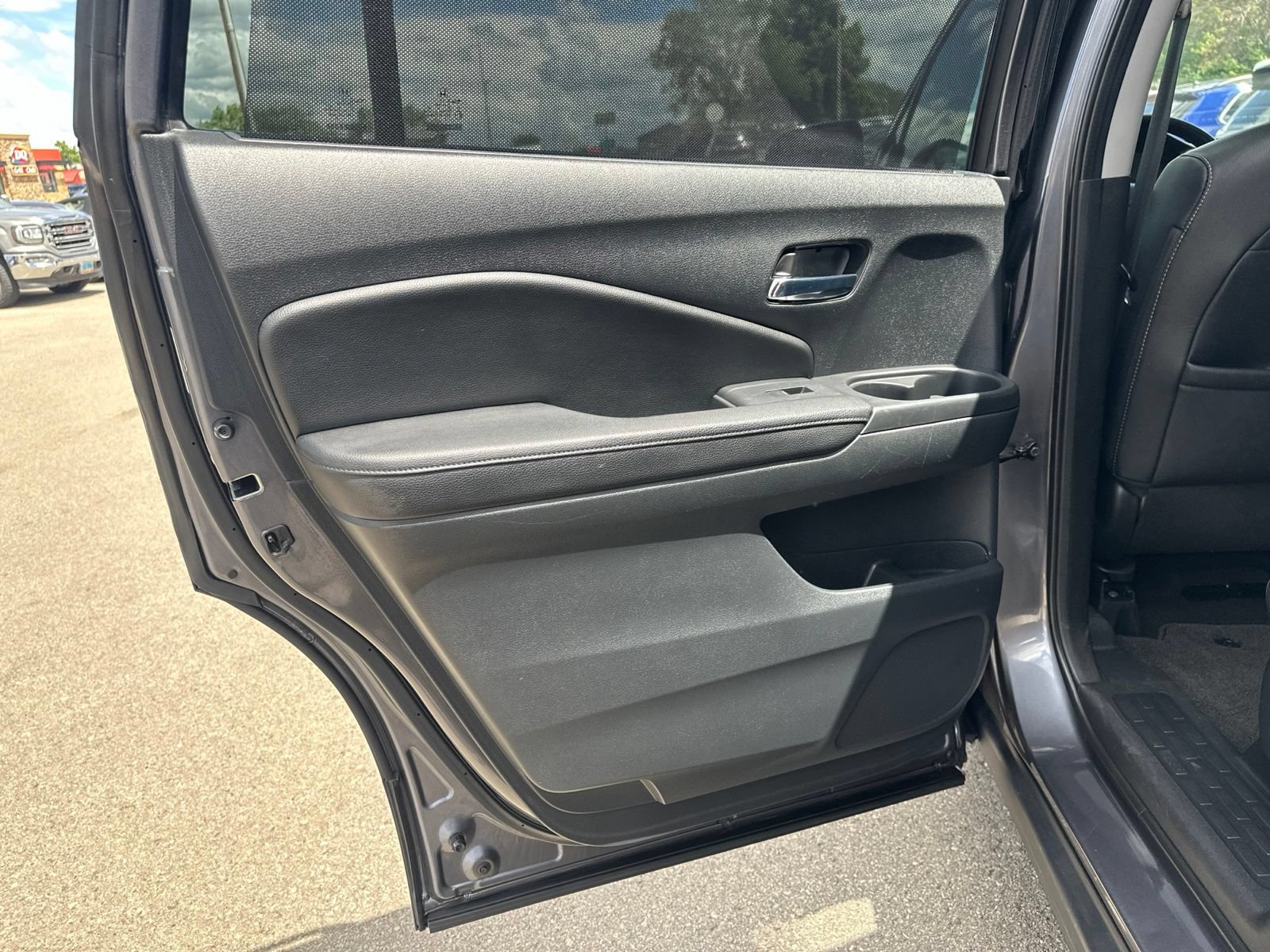 Used 2016 Honda Pilot Touring image 32