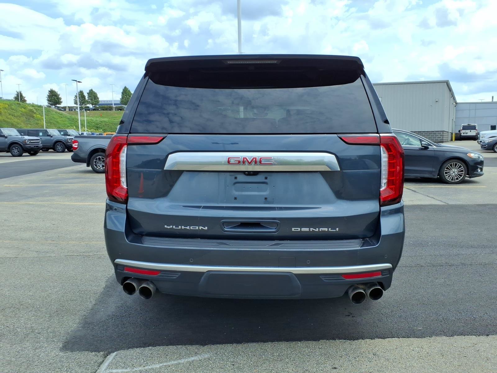 Used 2021 GMC Yukon Denali w/ Denali Ultimate Package AWD/4WD image 4