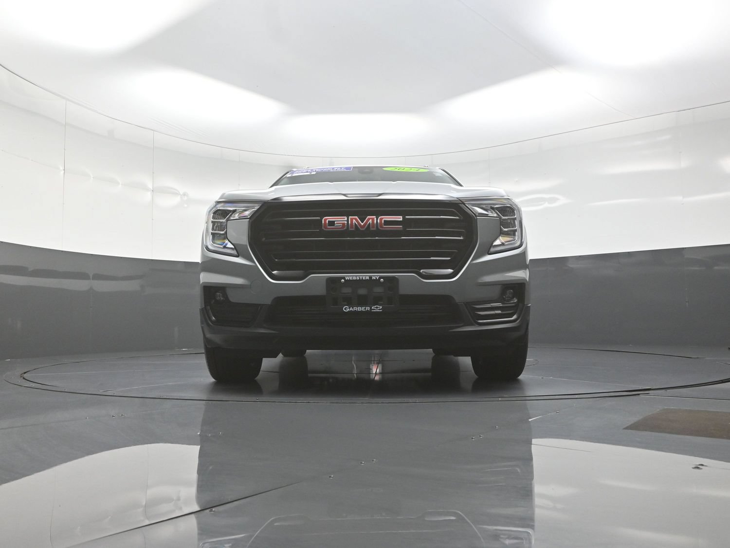 Used 2024 GMC Terrain SLT w/ Elevation Edition AWD/4WD image 10