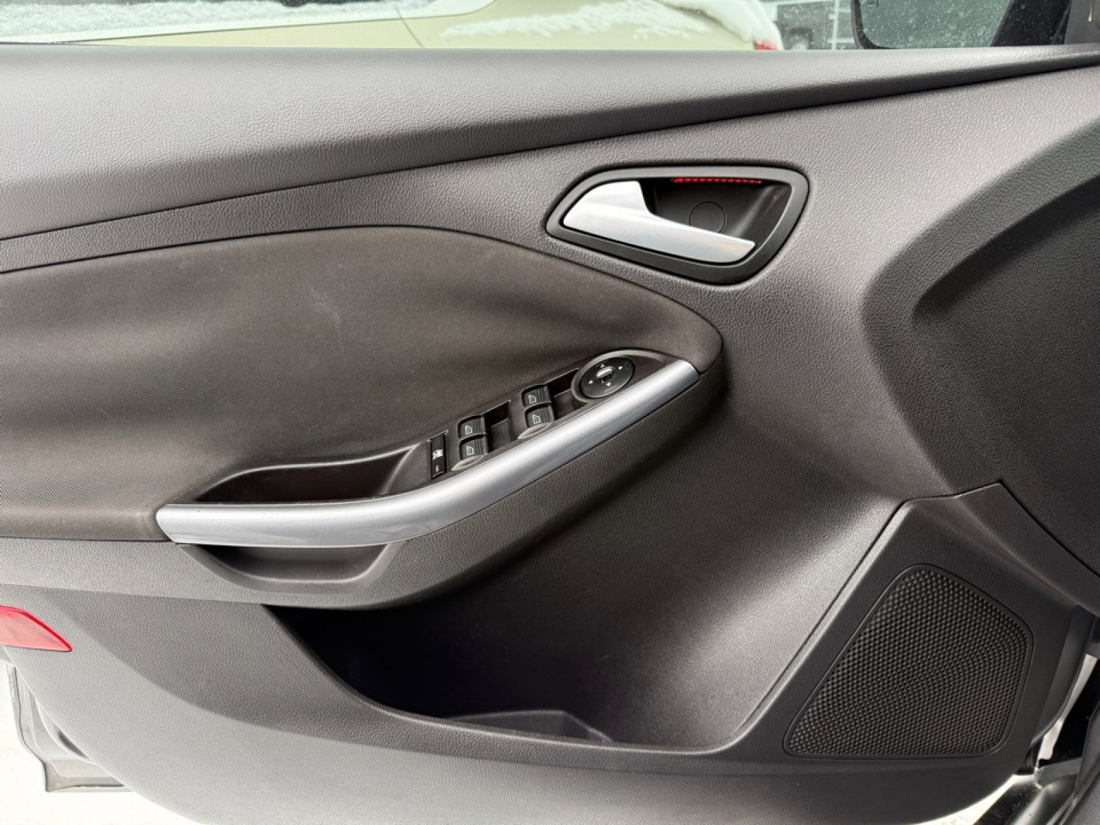 Used 2013 Ford Focus Titanium image 32