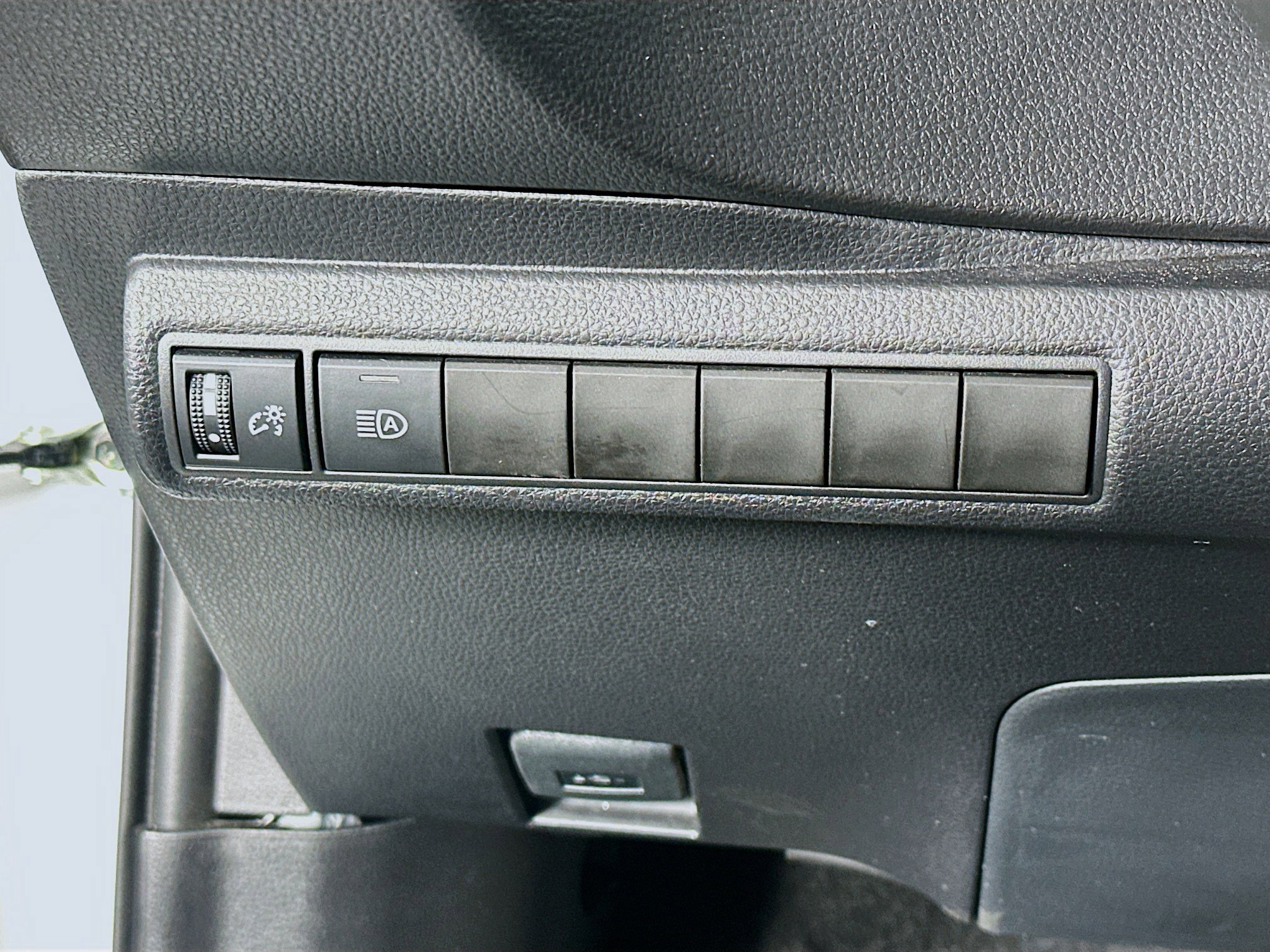 Used 2026 Toyota Corolla LE FWD image 17