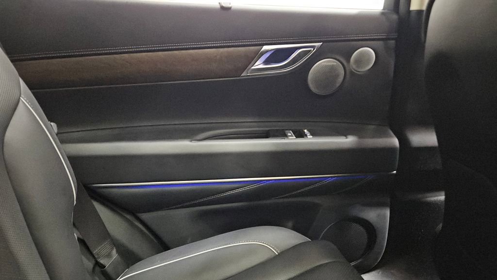 Used 2025 Genesis GV80 3.5T Advanced image 13