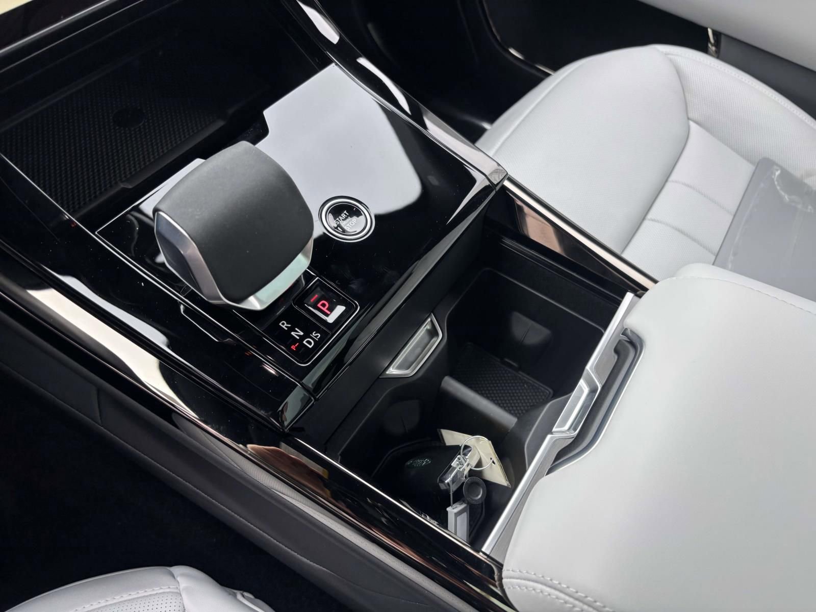 New 2026 Land Rover Range Rover Sport SE image 18