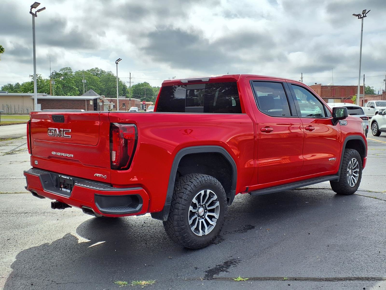 Used 2021 GMC Sierra 1500 AT4 w/ AT4 Premium Package AWD/4WD image 2