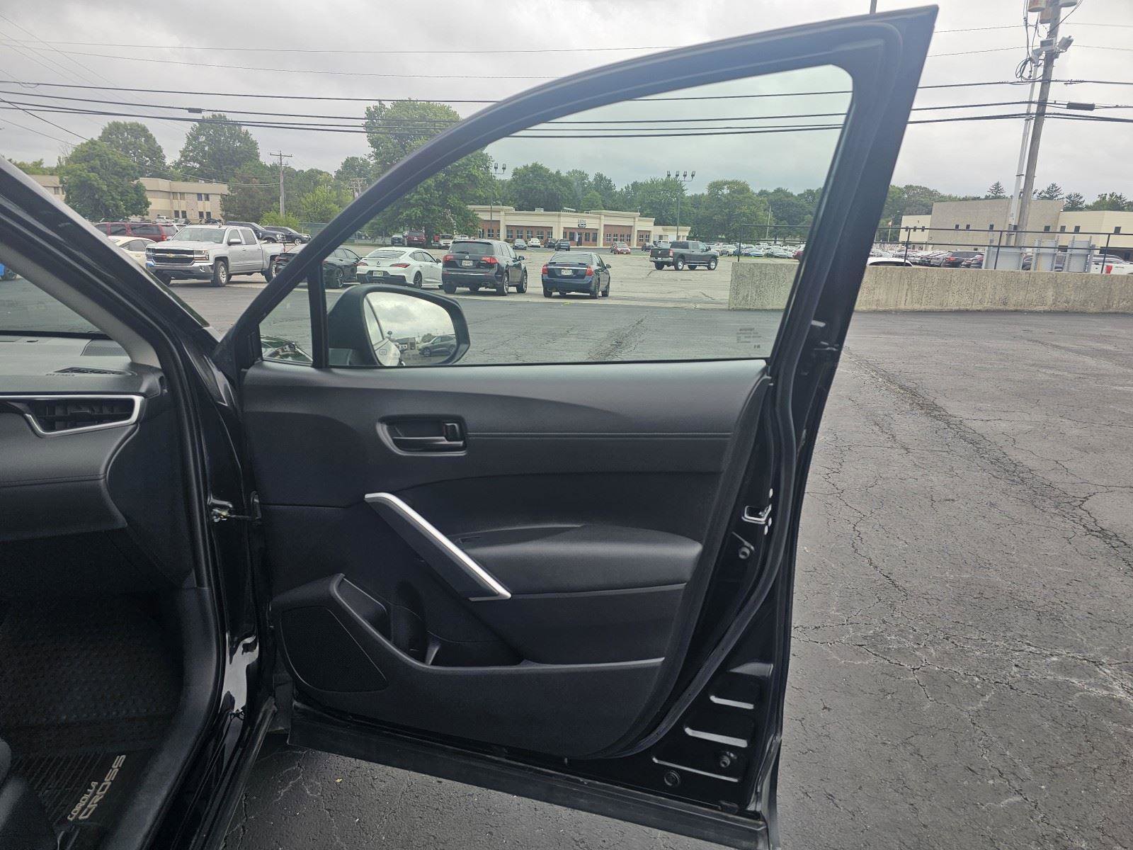 Used 2022 Toyota Corolla Cross LE image 21