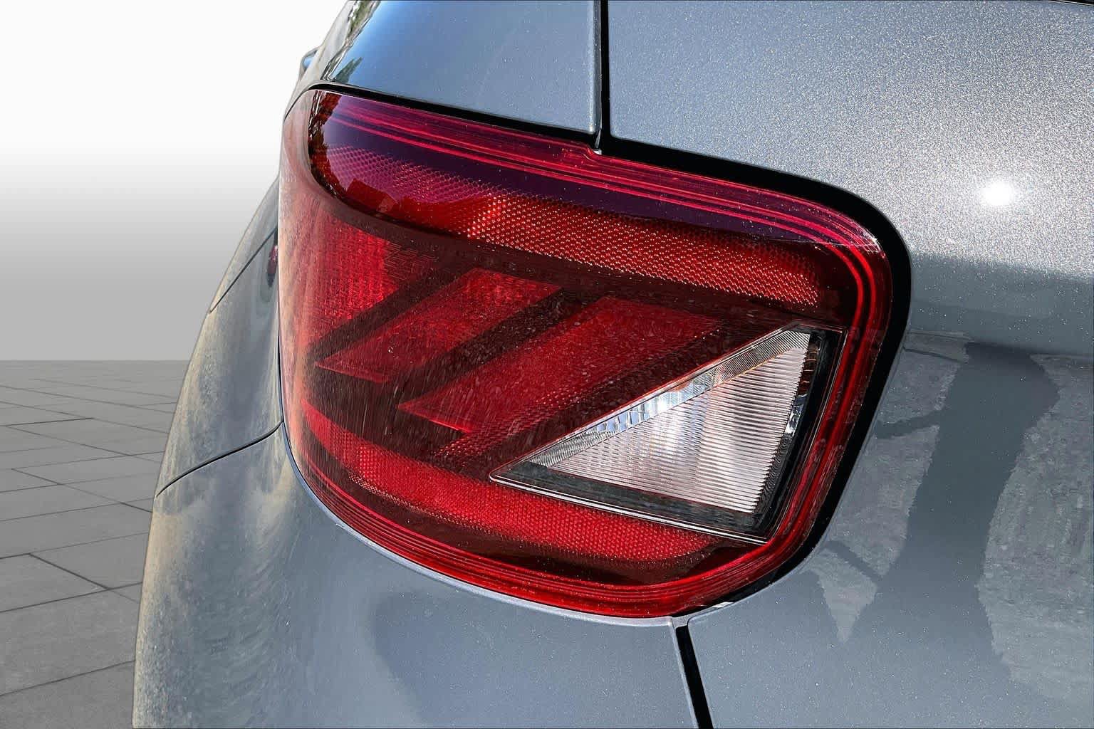 Used 2024 Hyundai Venue SEL FWD image 29