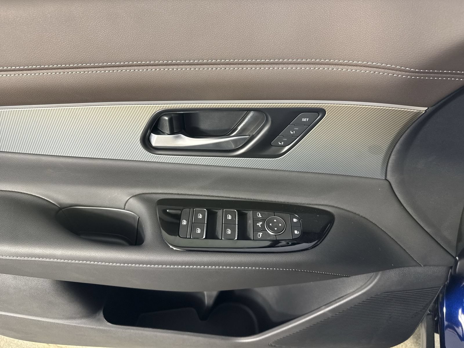 Used 2025 Nissan Murano Platinum w/ Cargo Package AWD/4WD image 21