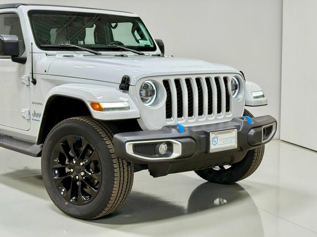 Used 2023 Jeep Wrangler Sahara w/ Cold Weather Group image 6