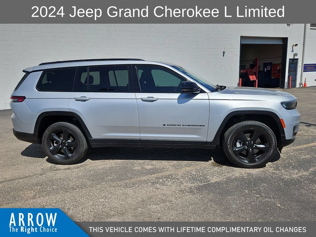 Used 2024 Jeep Grand Cherokee L Limited w/ Luxury Tech Group II AWD/4WD image 14