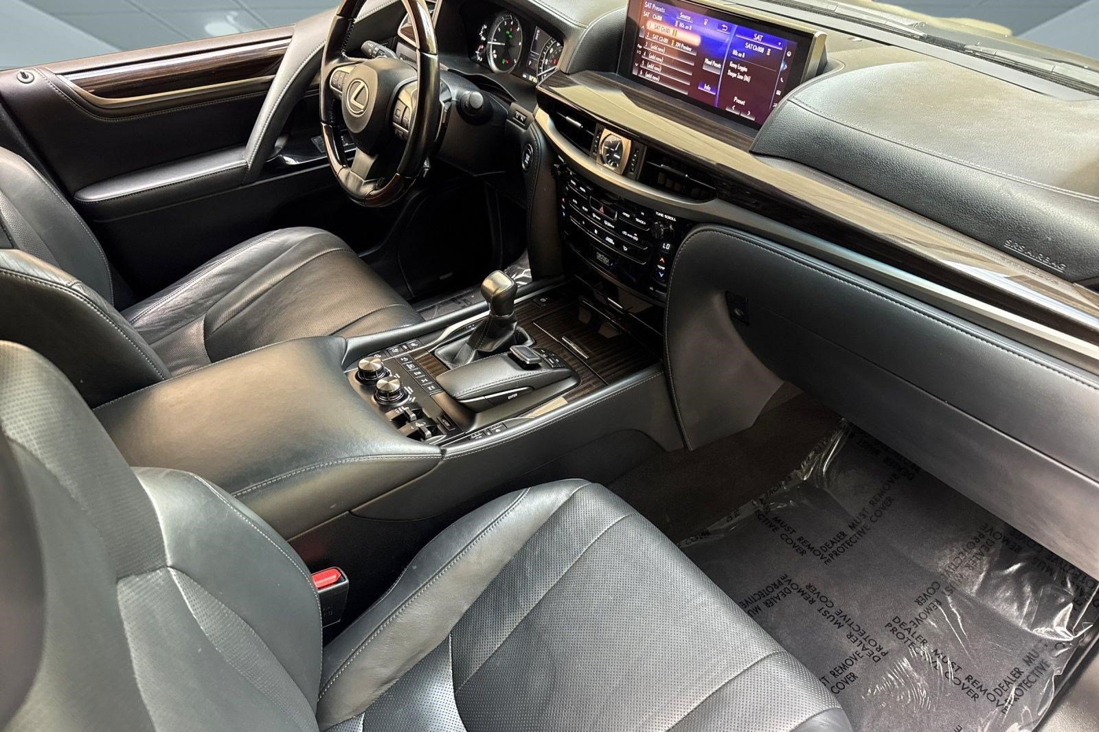 Used 2020 Lexus LX 570 4WD w/ Sport Package image 38