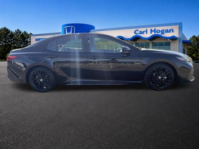 Used 2025 Toyota Camry SE FWD image 10