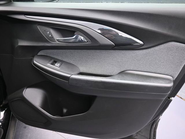 Used 2023 Chevrolet TrailBlazer LT w/ Convenience Package image 32