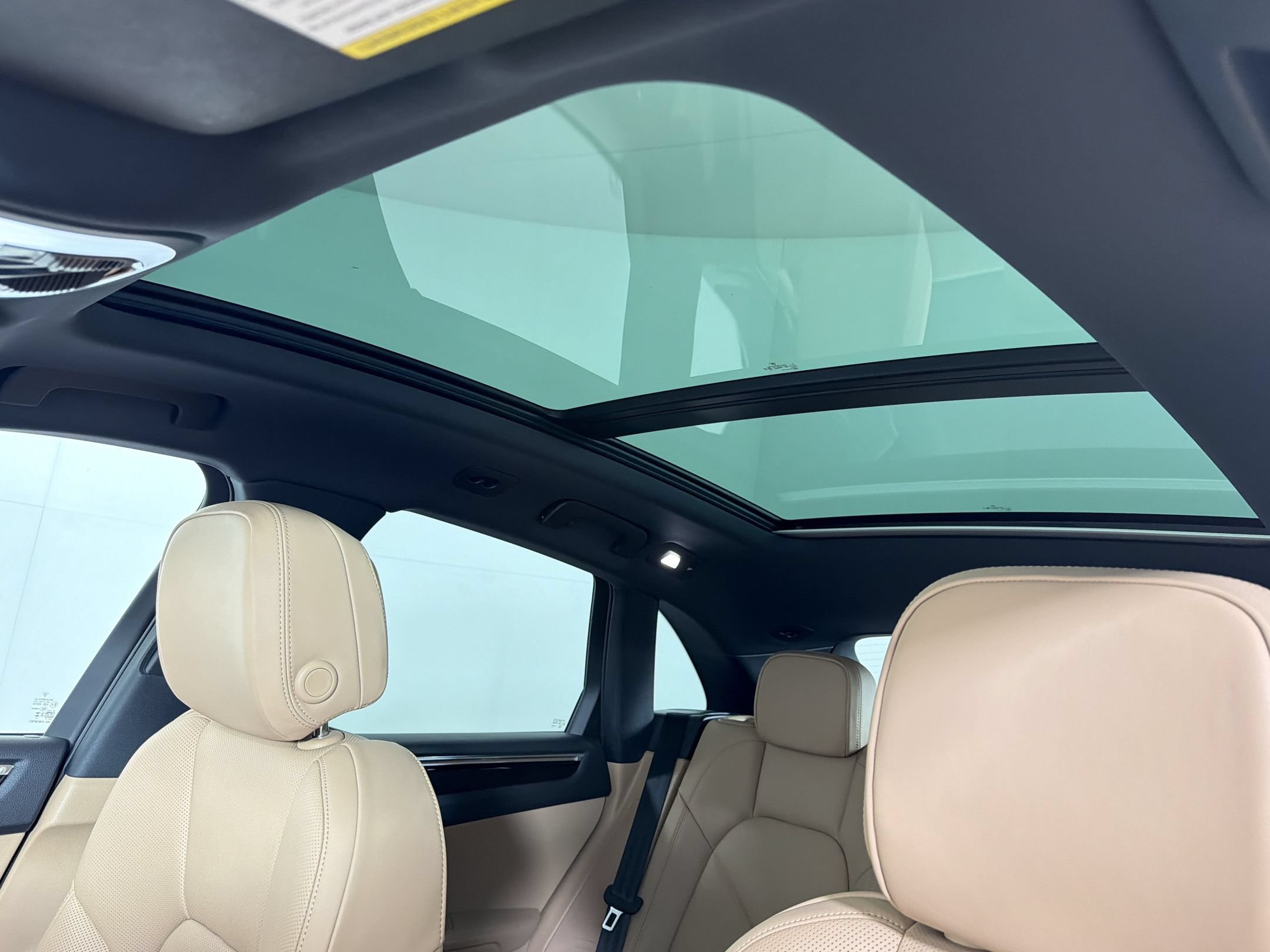Certified 2026 Porsche Macan AWD/4WD image 17