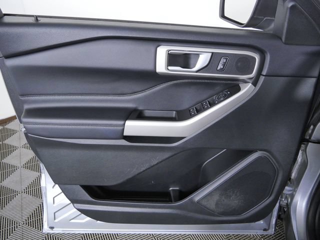 Certified 2024 Ford Explorer XLT w/ Equipment Group 202A AWD/4WD image 18