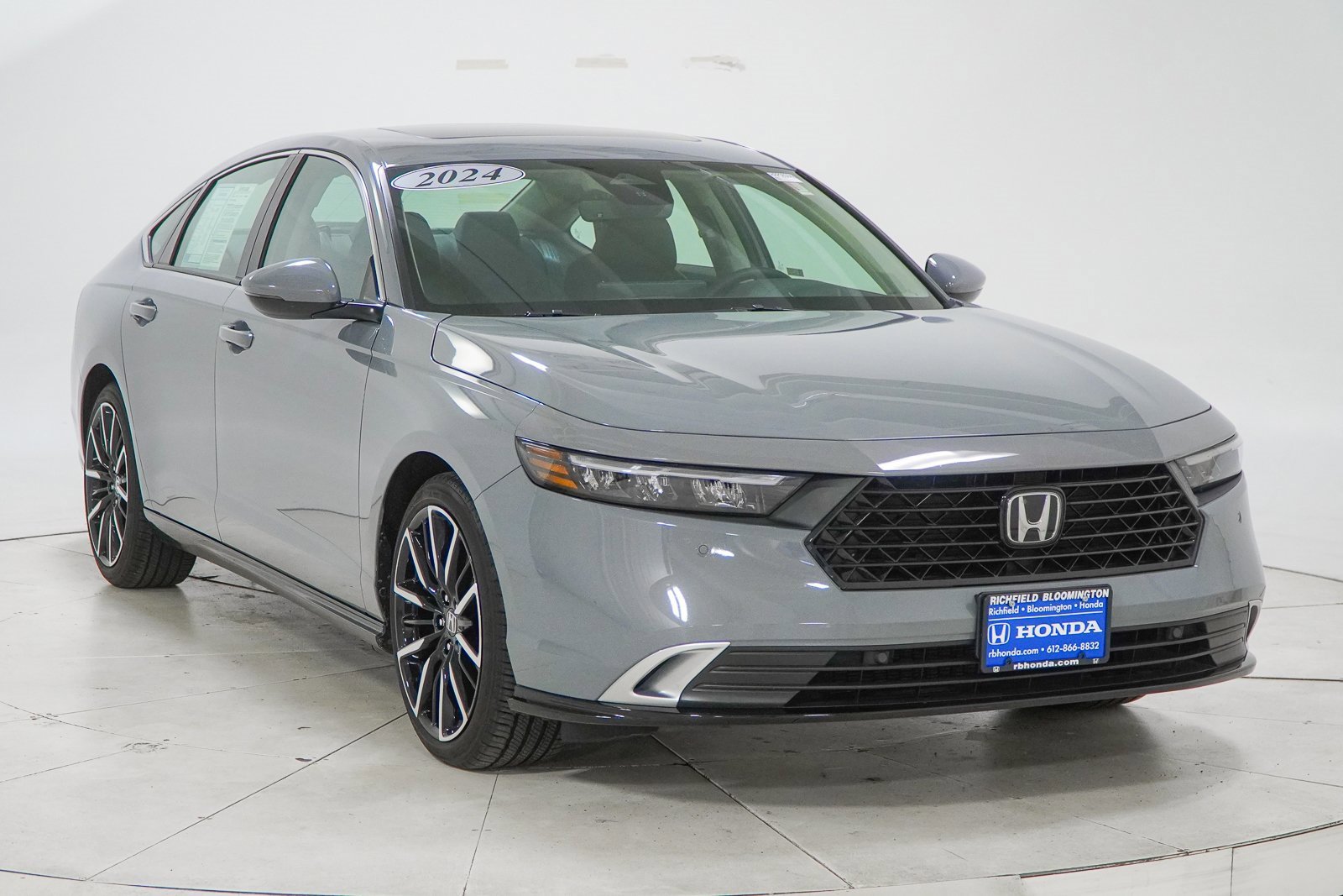Used 2024 Honda Accord Touring image 14