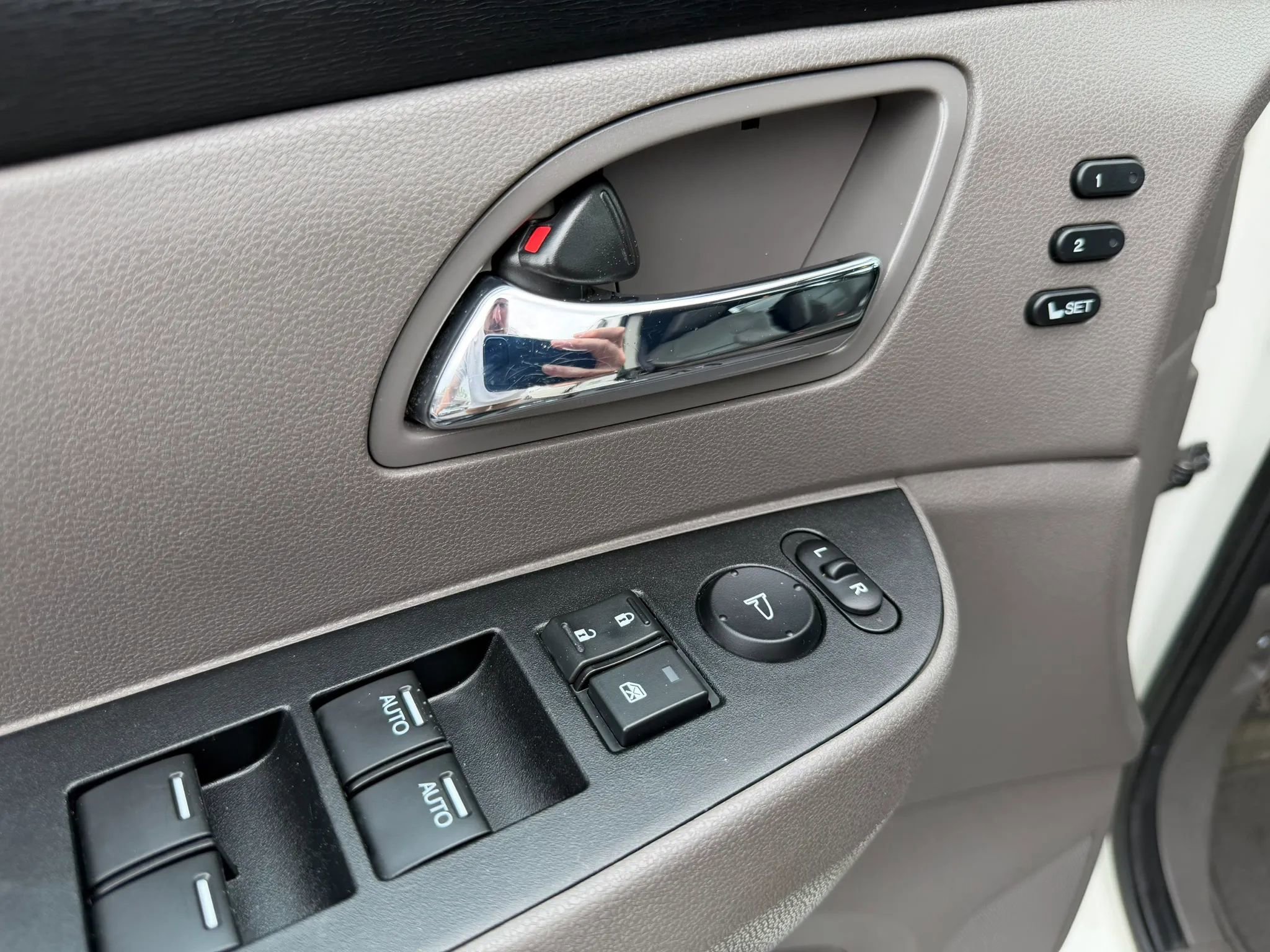Used 2016 Honda Odyssey Touring image 12