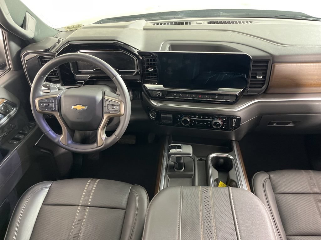 Certified 2023 Chevrolet Silverado 1500 High Country w/ Technology Package AWD/4WD image 5