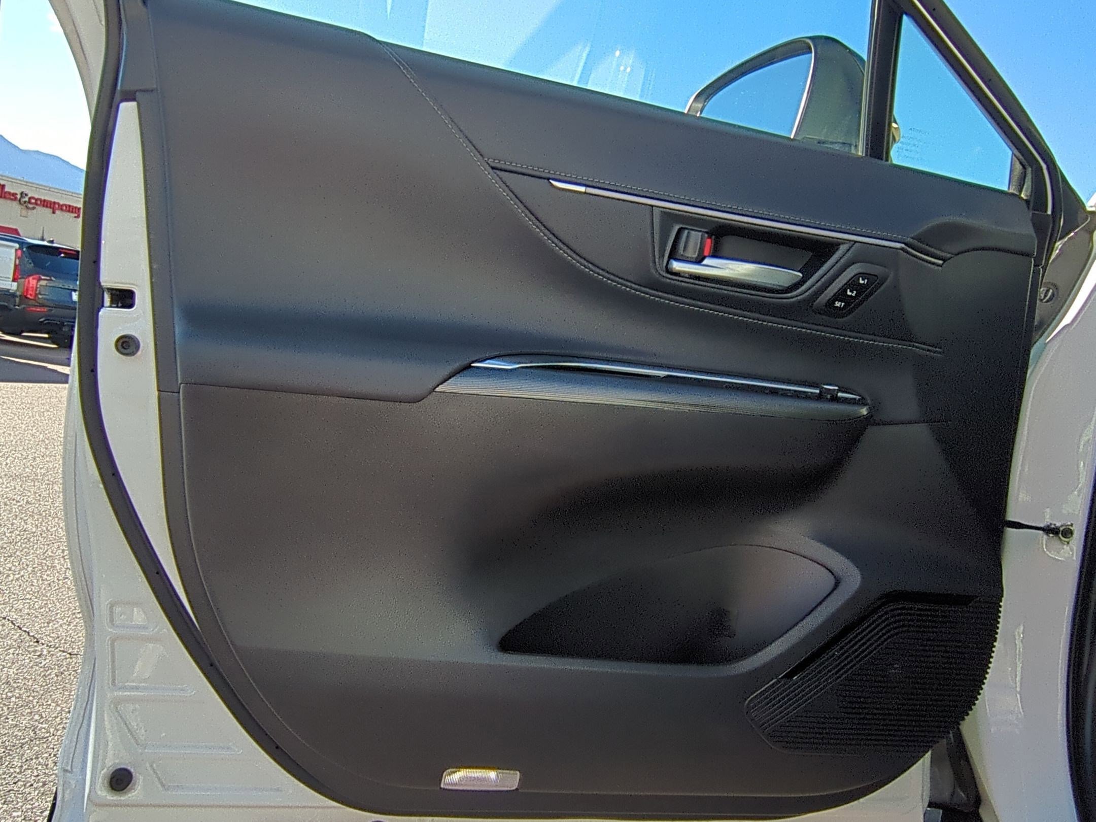 Used 2024 Toyota Venza Nightshade image 11