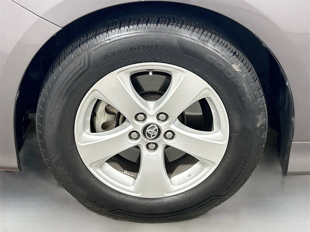 Used 2020 Toyota Sienna LE image 27