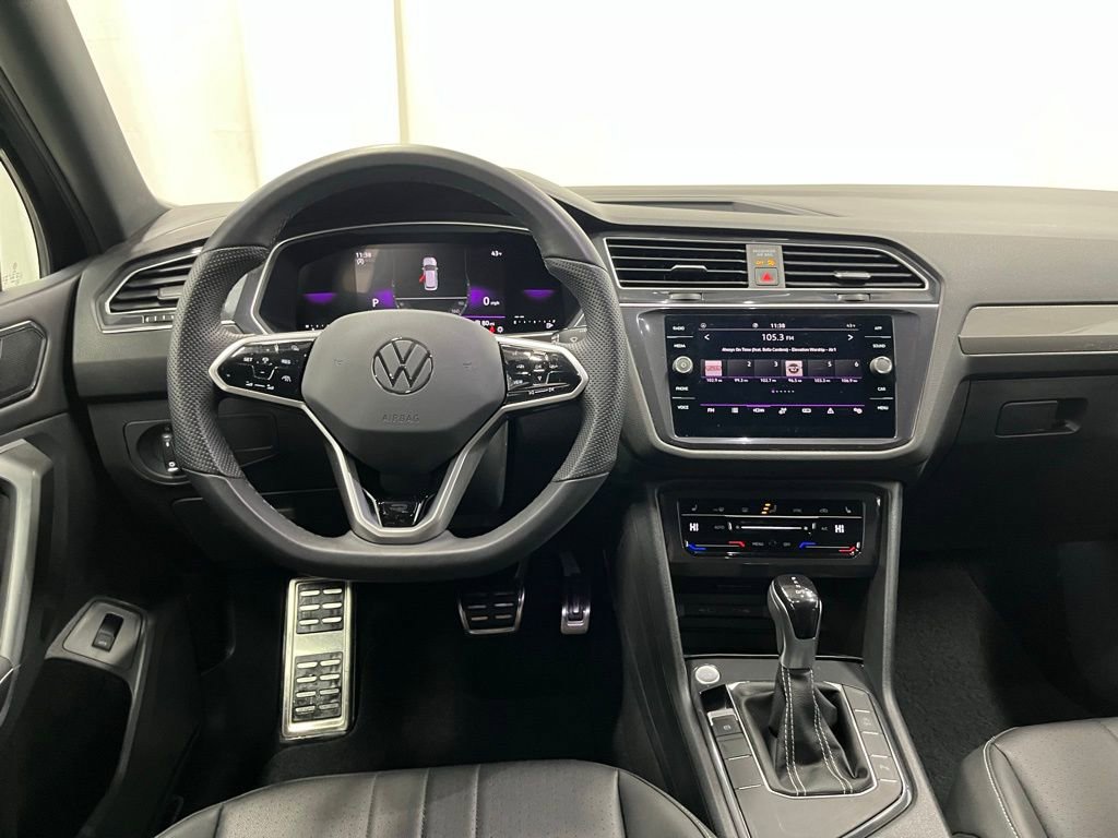 Certified 2024 Volkswagen Tiguan SE R-Line FWD image 20