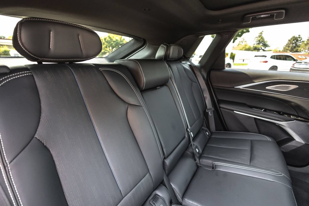 Used 2024 Cadillac Lyriq Sport AWD/4WD image 31