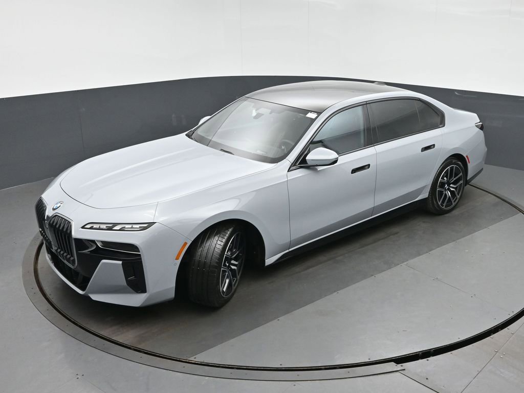 Used 2023 BMW 760i xDrive image 34