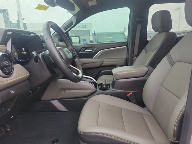 Used 2025 Chevrolet Colorado ZR2 w/ Technology Package AWD/4WD image 27