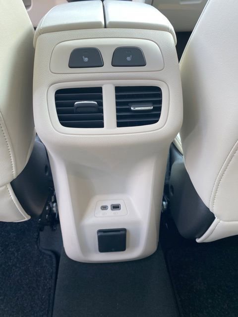 Used 2023 Buick Envision Avenir image 37