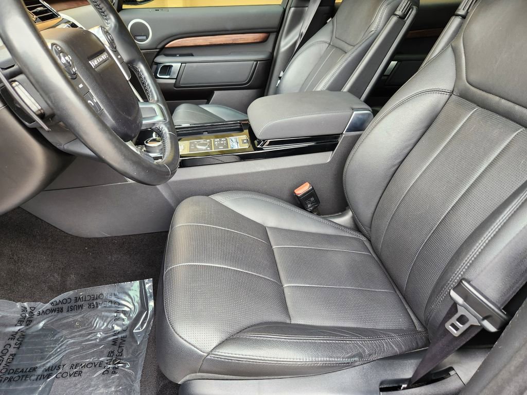 Used 2018 Land Rover Discovery HSE image 12