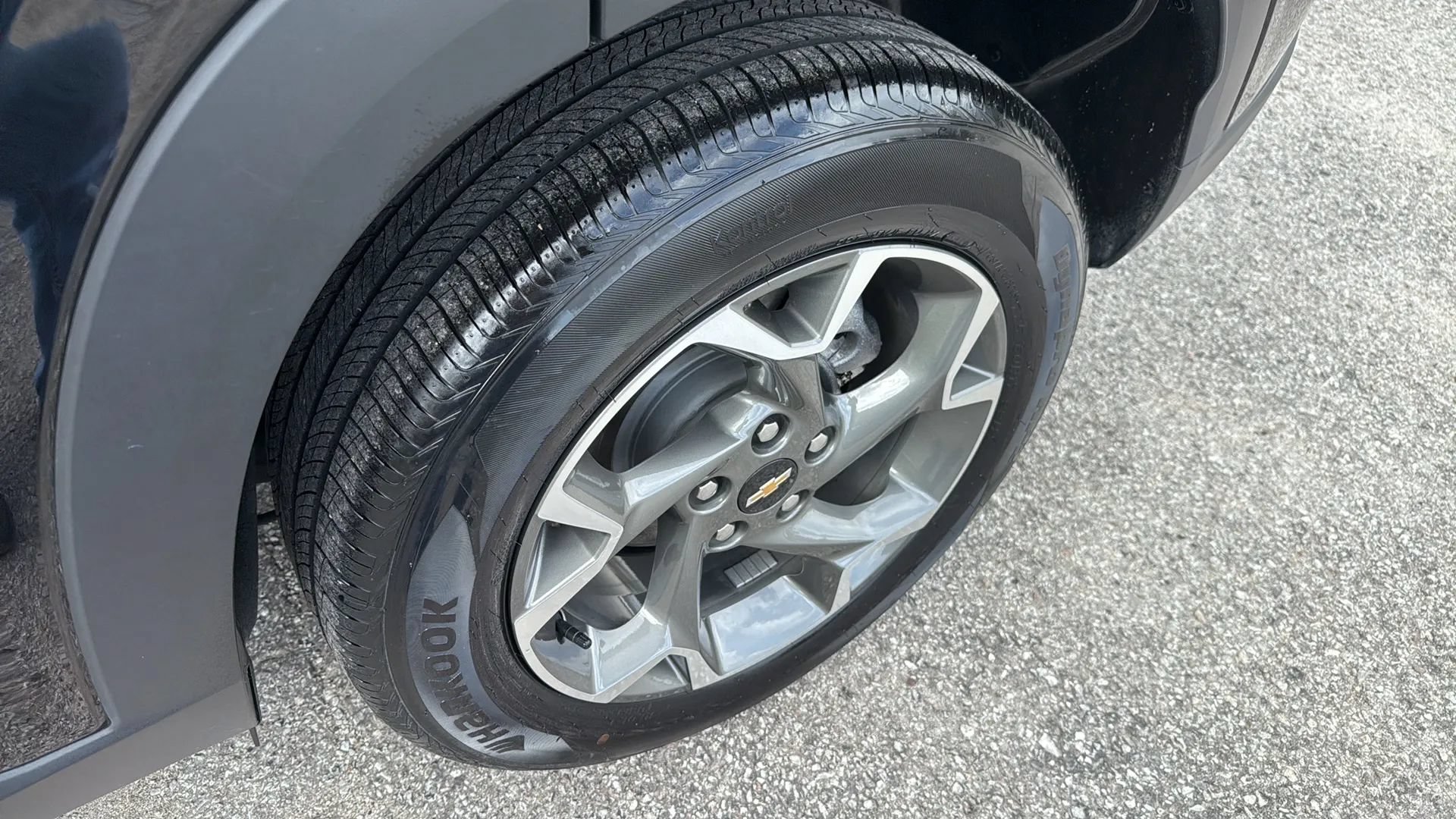 Used 2025 Chevrolet Trax LT FWD image 9