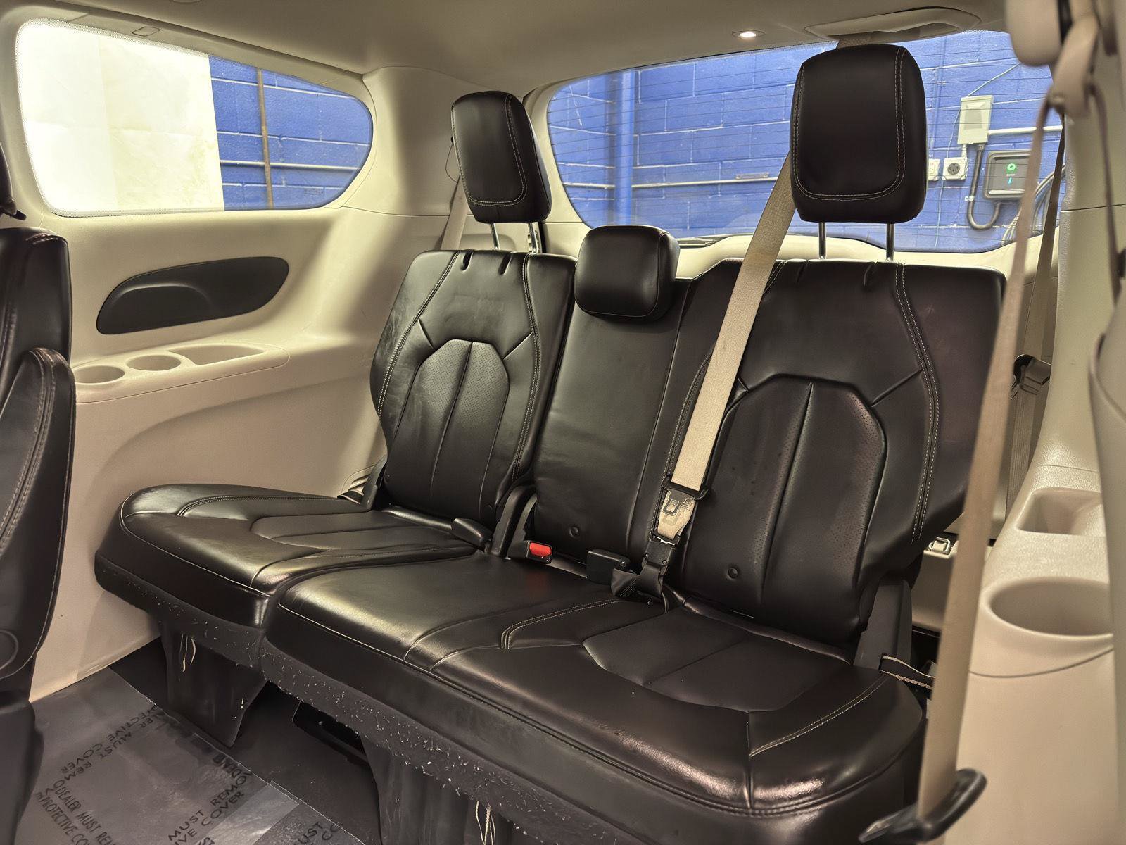 Used 2021 Chrysler Voyager Lxi FWD image 23