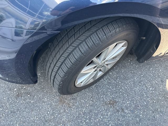 Used 2015 Volkswagen Golf S image 4