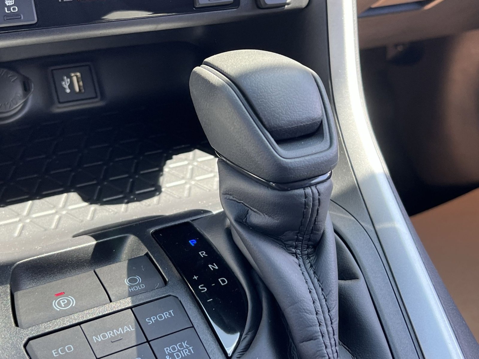 New 2025 Toyota RAV4 XLE image 17