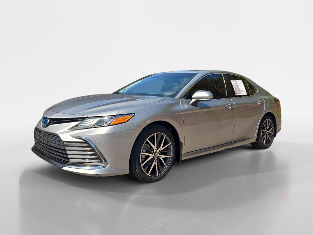 Used 2022 Toyota Camry XLE