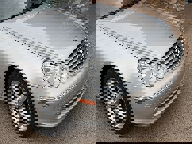 Used 2005 Mercedes-Benz CLK 320 Cabriolet image 10