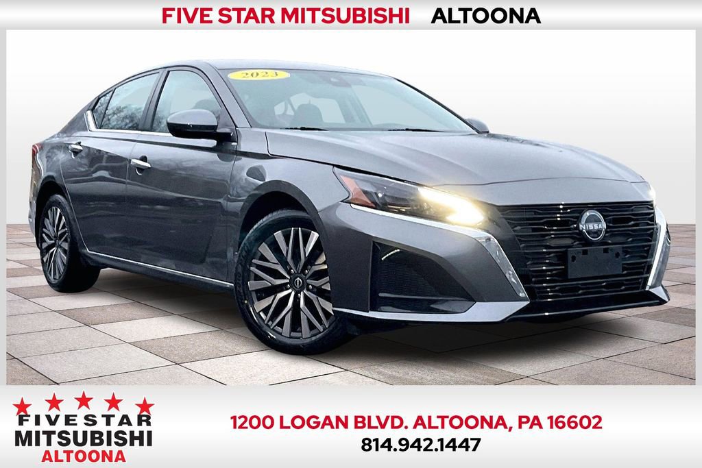 Used 2023 Nissan Altima 2.5 SV w/ SV Premium Package image 1