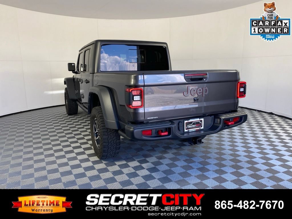Used 2024 Jeep Gladiator Rubicon w/ Technology Group AWD/4WD image 5