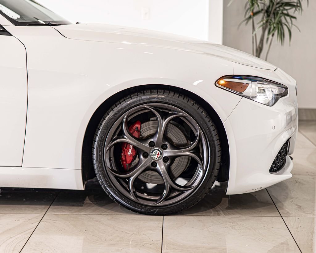 Used 2019 Alfa Romeo Giulia Ti Sport w/ Quick Order Package 22U Sport image 10