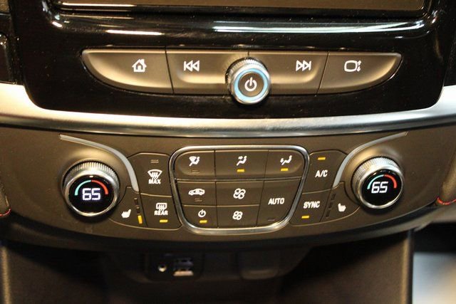 Used 2024 Chevrolet Traverse RS image 28