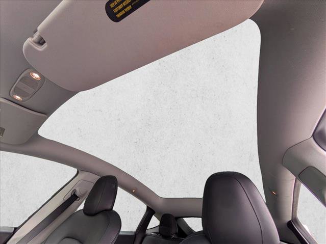 Used 2022 Tesla Model Y Performance image 15