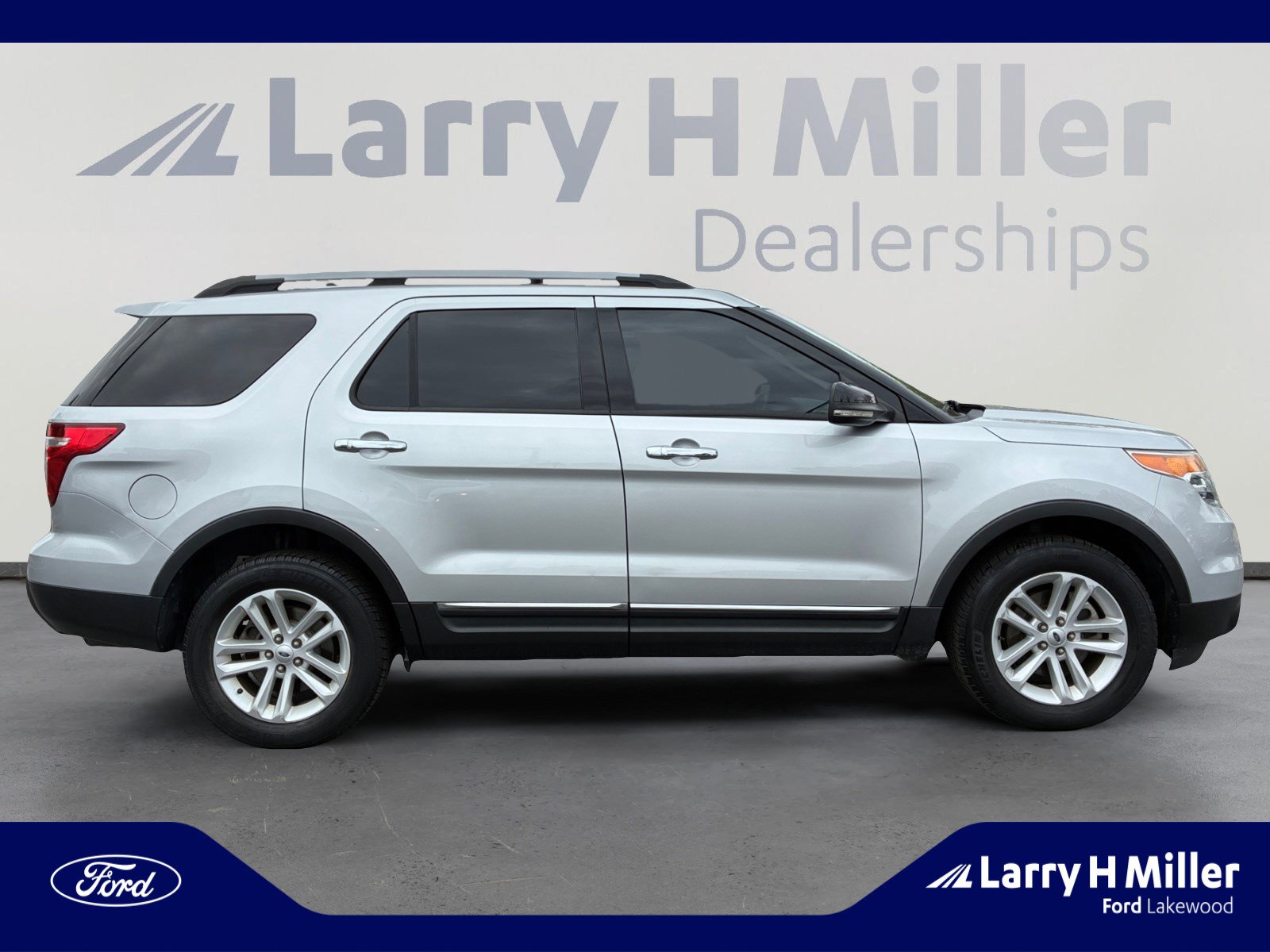 Used 2013 Ford Explorer XLT AWD/4WD image 6