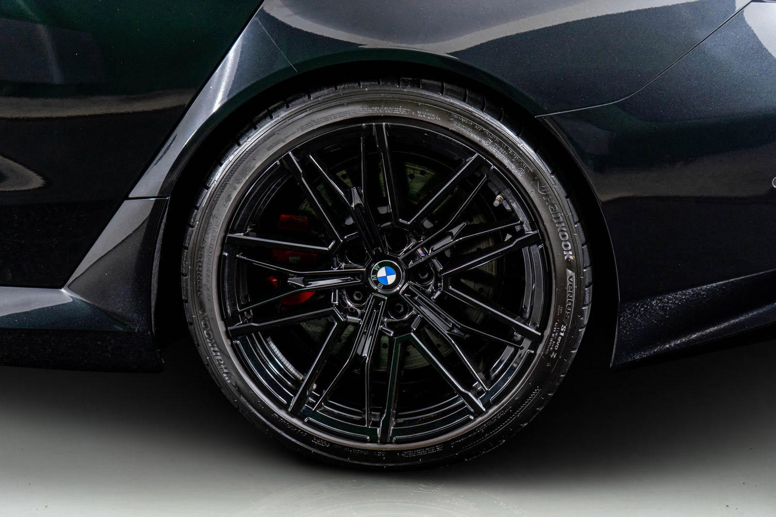 Used 2025 BMW M5 w/ Executive Package image 17