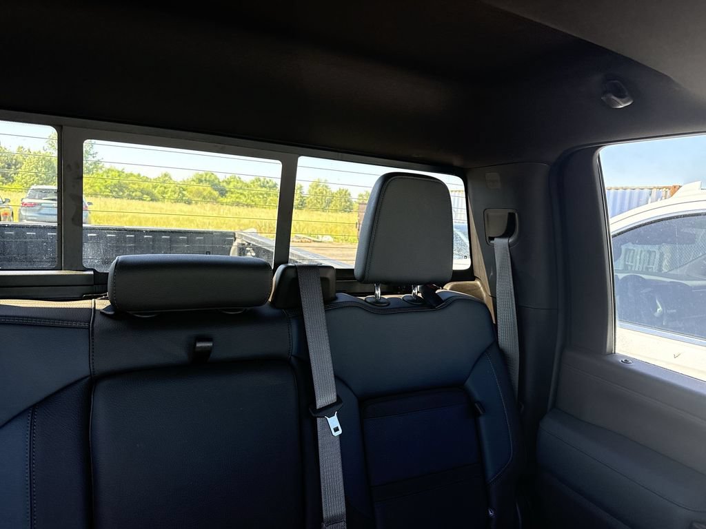 Certified 2022 GMC Sierra 3500 Denali w/ Denali Ultimate Package AWD/4WD image 32