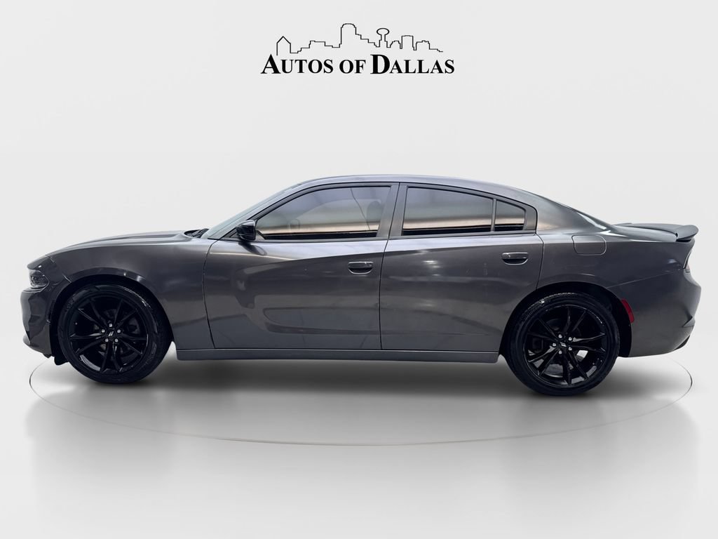 Used 2018 Dodge Charger SXT w/ Blacktop Package RWD image 5