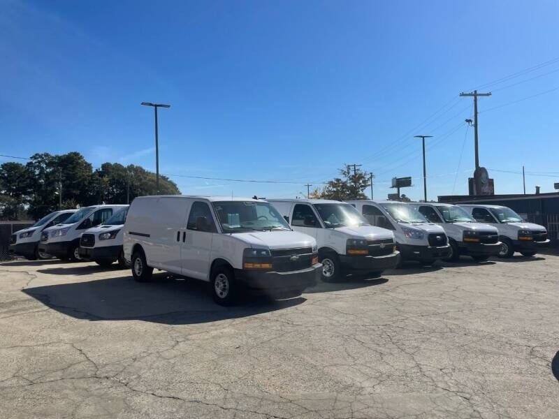 Used 2021 GMC Savana 3500 Extended w/ Power Convenience Package RWD image 13