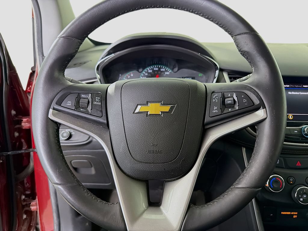 Used 2022 Chevrolet Trax LT w/ LT Convenience Package AWD/4WD image 15