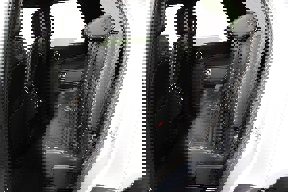 Used 2022 Land Rover Discovery S R-Dynamic image 26